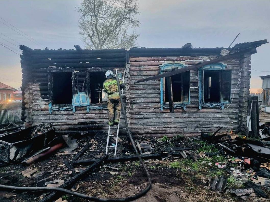 Двое мужчин погибли на пожаре в Ишимском районе | 09.05.2024 | Тюмень -  БезФормата