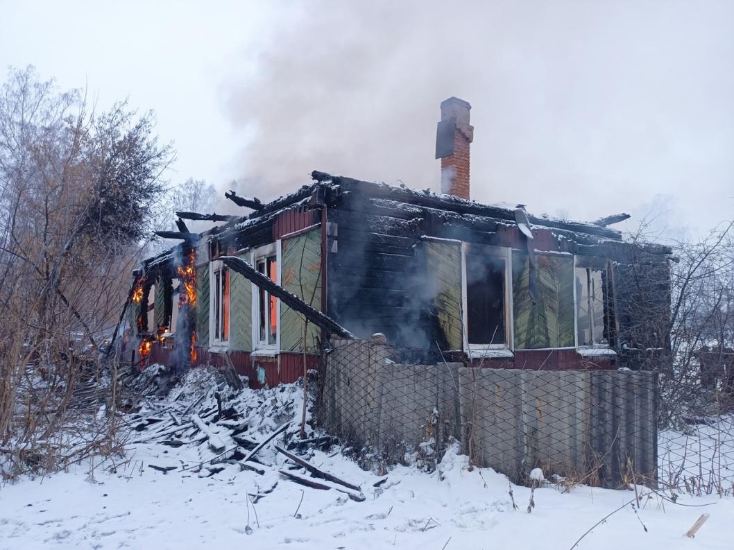 В Тюменской области пожар оставил семью без жилья и вещей - Тюменская линия