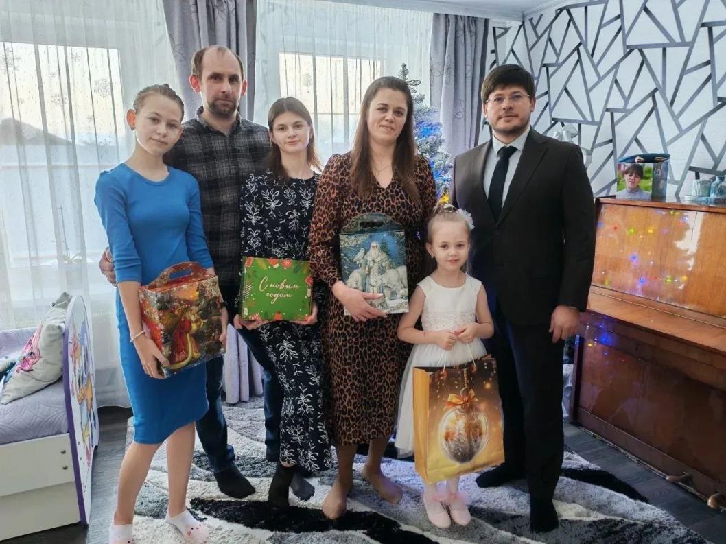 Департамент ЖКХ Тюменской области присоединился к акции "Ёлка желаний"