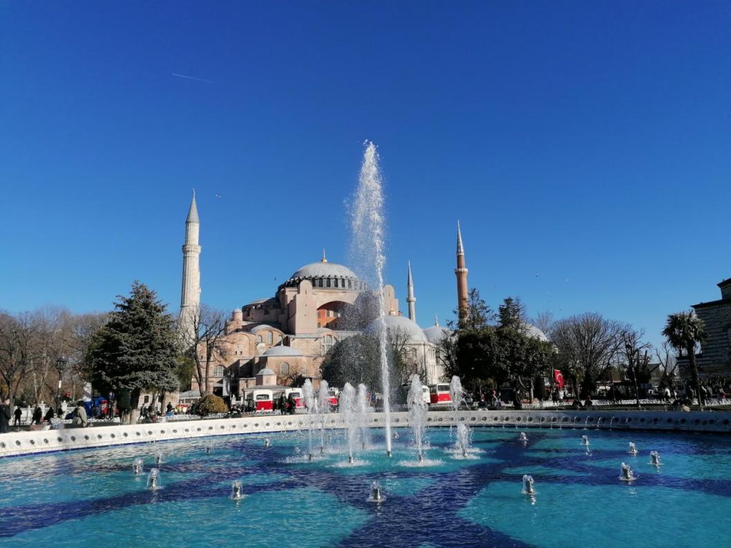 Полина Достовалова