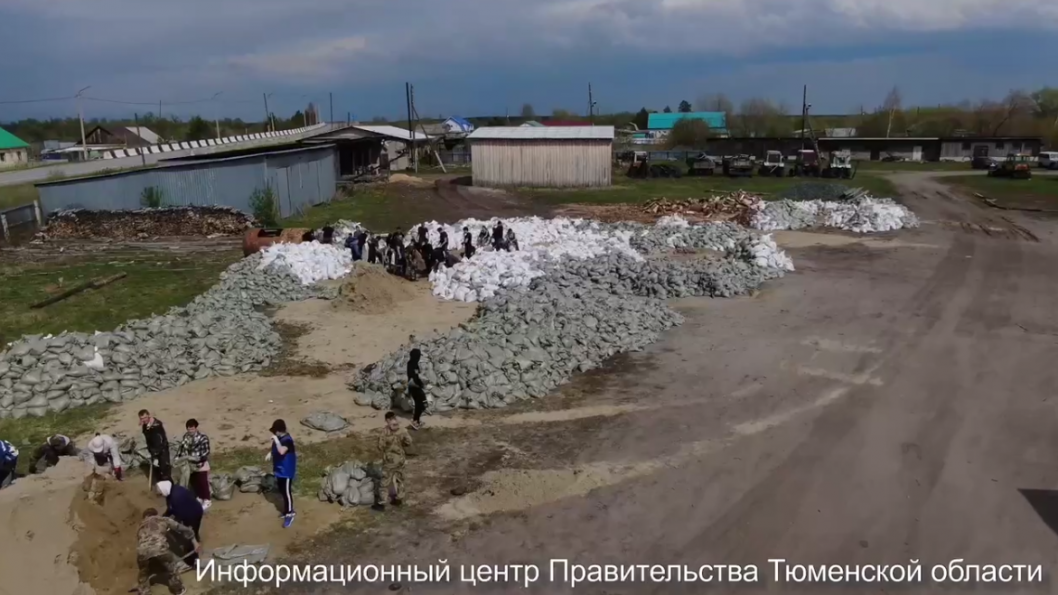 53 добровольца из Ярково помогают Вагайскому району противостоять паводку