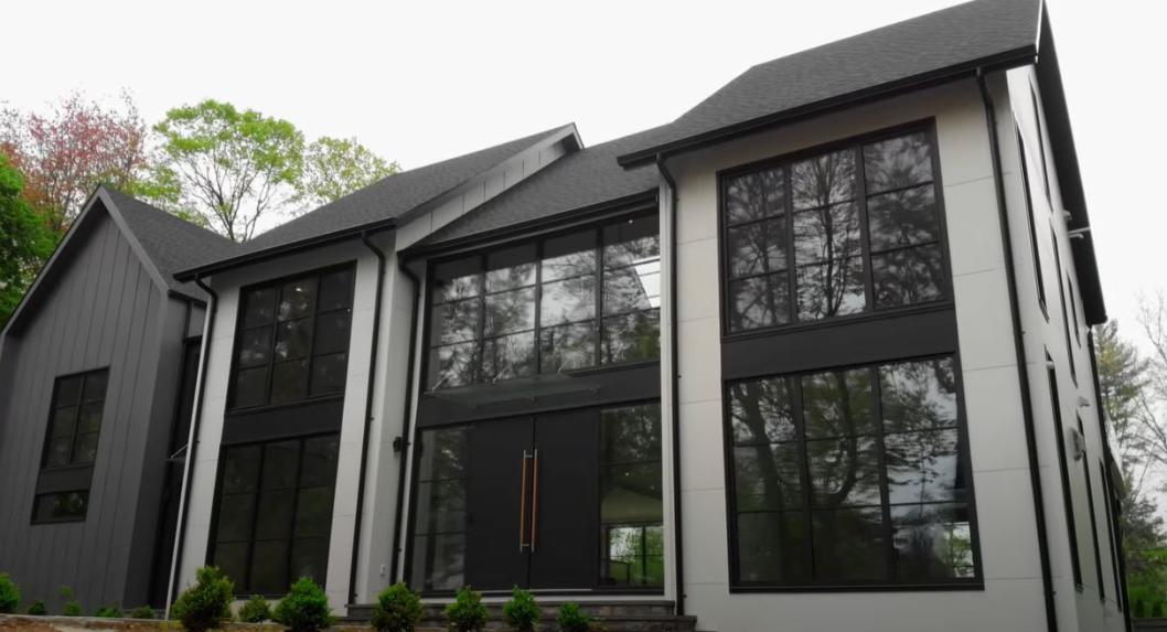 предоставлено ООО «ОКНА»