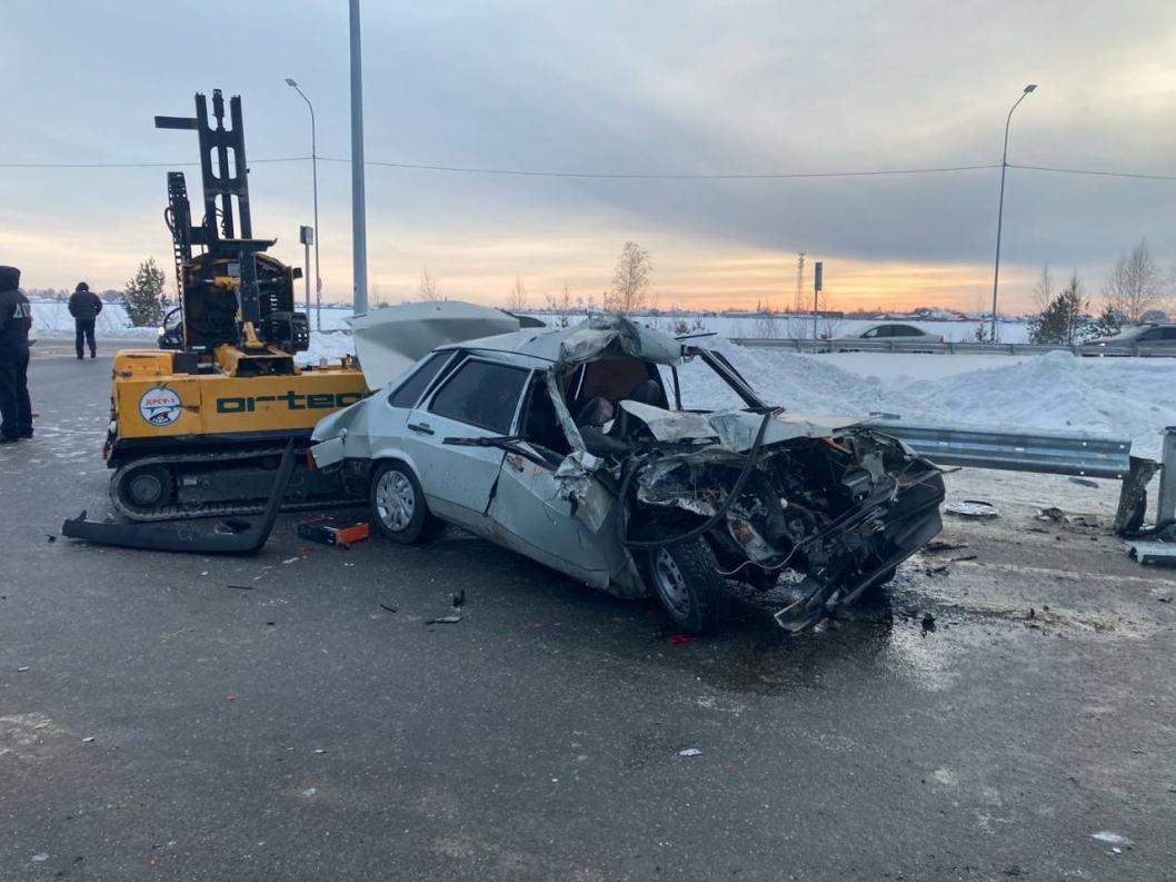 В аварии под Тюменью погиб мужчина, движение частично ограничено |  16.01.2024 | Тюмень - БезФормата