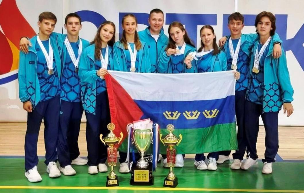 канал в MAX губернатора Тюменской области Александра Моора