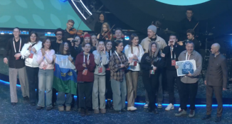 скриншот видеотрансляции с церемонии закрытия Российской студвесны