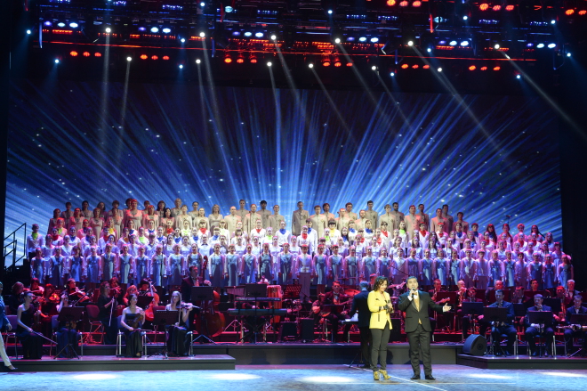 Концерты нефтяник тюмень. Концерт дк нефтяник. Серпухов день героев отечества 2022 концерт дк россия. Дворец культуры нефтяник тюмень. Нефтяник тюмень зал.