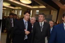 Международный форум "Нефть. Газ, Тэк" в тюменском технопарке. 19.08.2012г. фото Сергея Русанова.