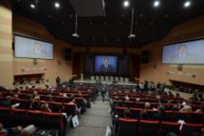 Международный форум "Нефть. Газ, Тэк" в тюменском технопарке. 19.08.2012г. фото Сергея Русанова.